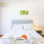 #146 Summer Pool & Balcony * Ferreiras